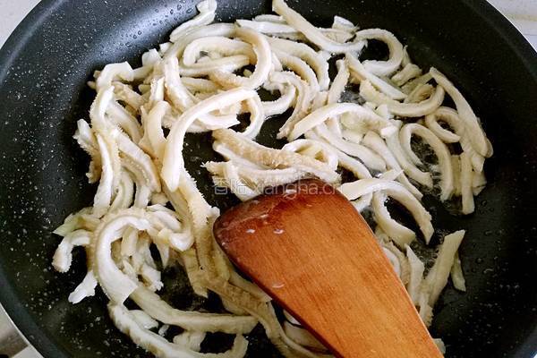 双椒炒牛肚丝的做法图解3