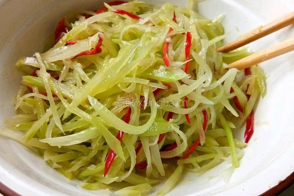 凉拌莴笋丝的做法图解6