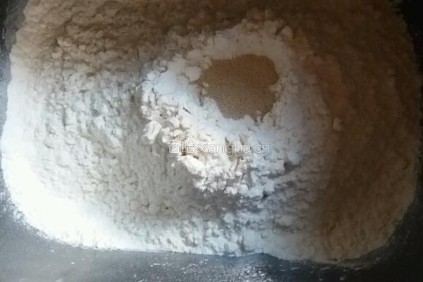 肉松面包卷的做法图解1