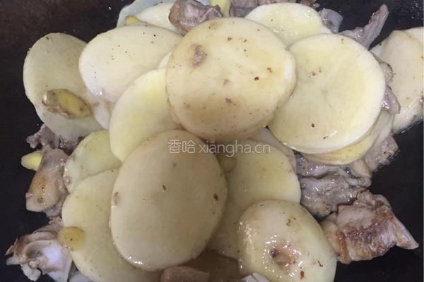 鸭肉炖土豆大白菜的做法图解8