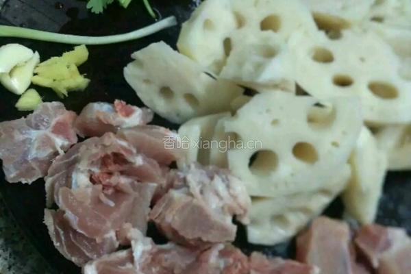 莲藕汤的做法图解2