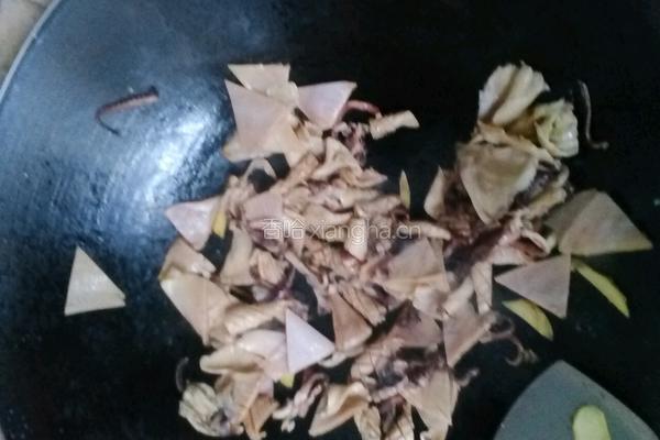 爆炒干鱿鱼的做法图解3