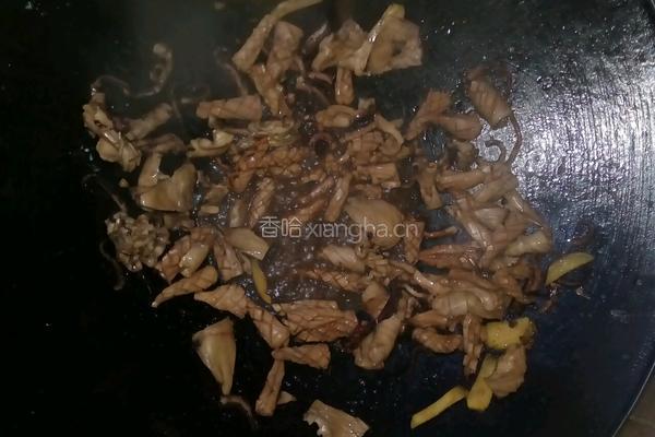 爆炒干鱿鱼的做法图解4