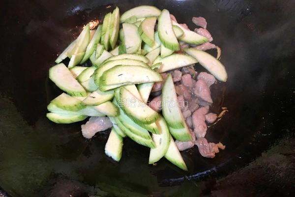 丝瓜肉片汤的做法图解4