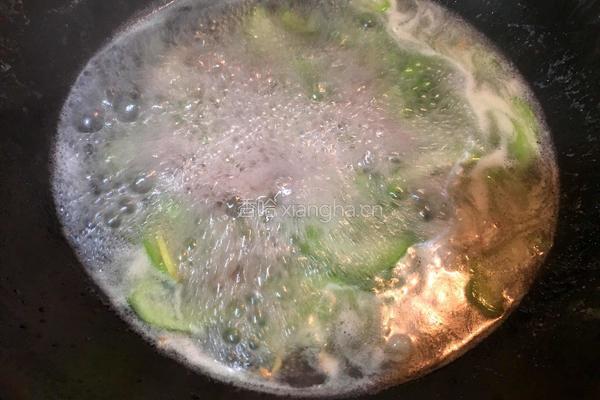 丝瓜肉片汤的做法图解5