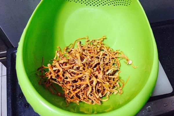 虫草花排骨汤的做法图解1