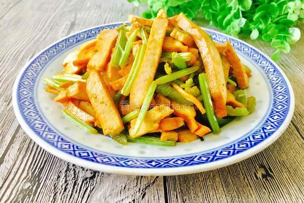 芹菜炒豆干的做法图解8