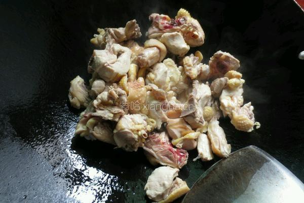 茶树菇煲土鸡的做法图解4