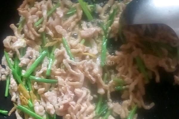 韭菜苔肉丝的做法图解4