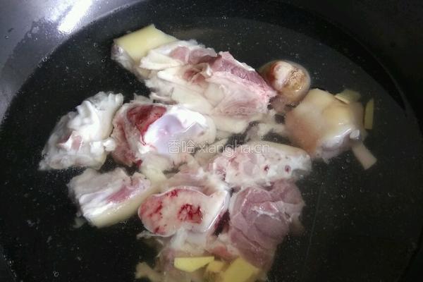 黄豆猪蹄的做法图解1
