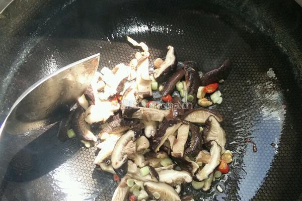 香菇油菜的做法图解6