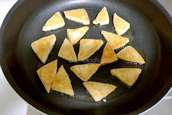 外酥里嫩的煎豆腐的做法图解6