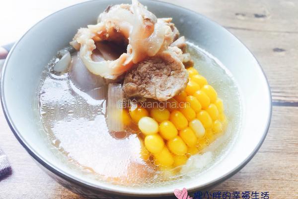 胡萝卜玉米骨头汤的做法图解11