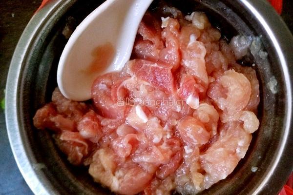 鲜冬菇番茄瘦肉汤的做法图解3