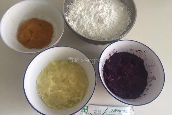 牛奶三色芋圆的做法图解1