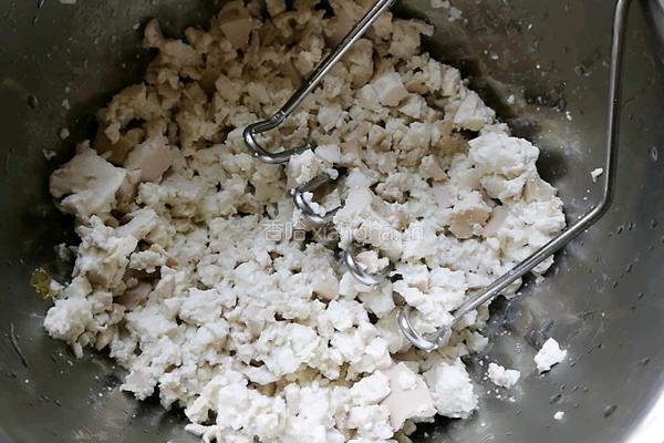 香椿拌豆腐的做法图解3