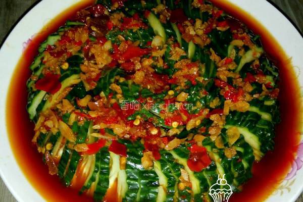 凉拌蓑衣青瓜的做法图解1
