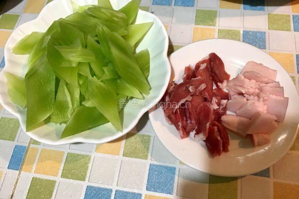 莴笋炒肉的做法图解1