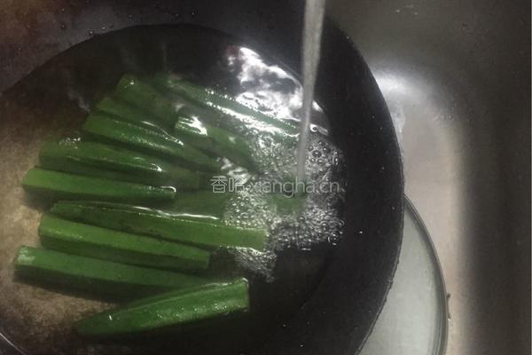 凉拌秋葵的做法图解3