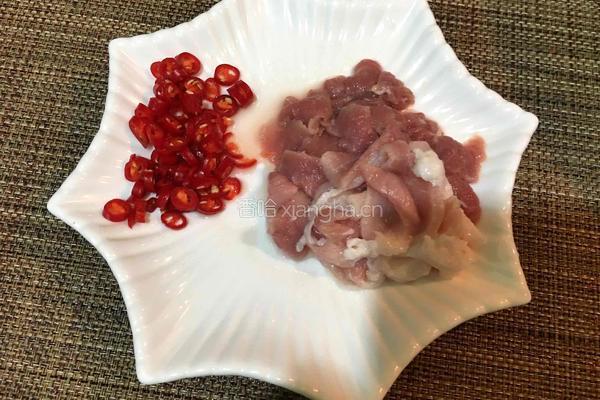土豆片炒肉的做法图解2