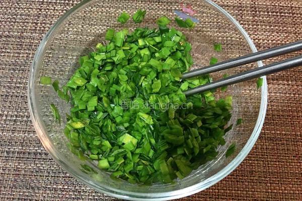 韭菜鸡蛋馅的做法图解1