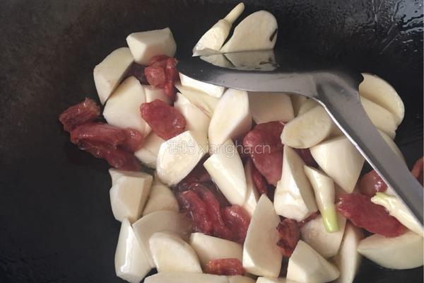 茭白炒腊肠的做法图解5