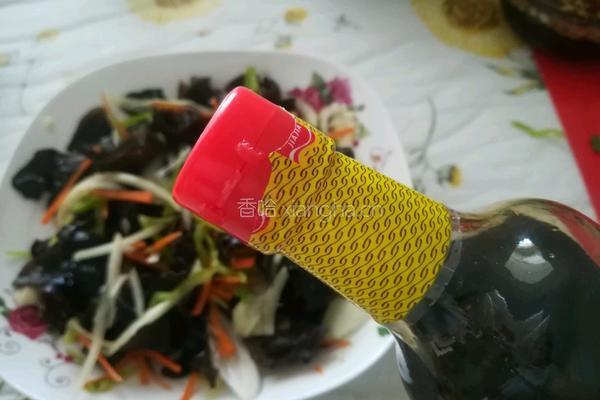 洋葱拌木耳的做法图解6