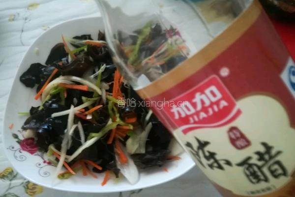 洋葱拌木耳的做法图解7