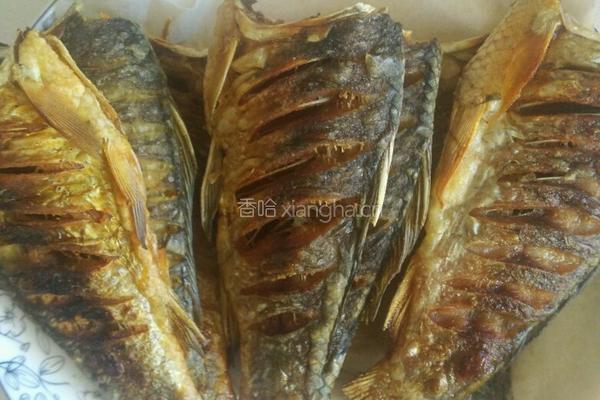 香酥鲫鱼的做法图解3
