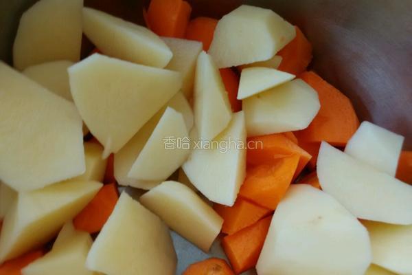 红烧土豆胡罗卜的做法图解5