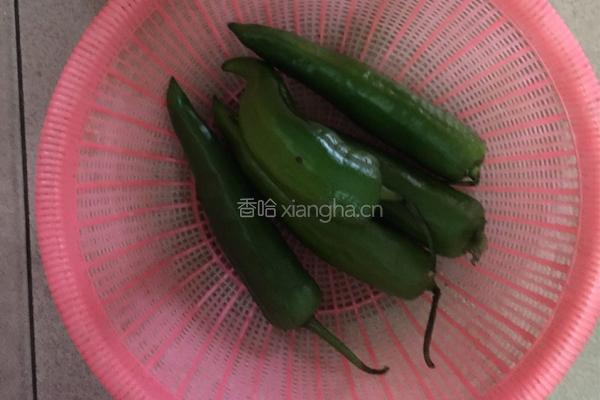 ‍烧辣椒皮蛋 的做法图解1