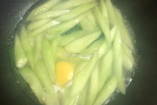黄瓜炒蛋的做法图解5