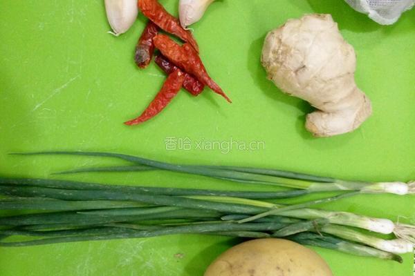 卤蹄髈的做法图解1
