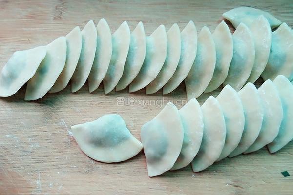 炸韭菜饺子的做法图解5