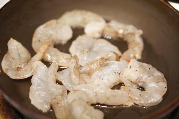 鲜虾牛油果沙拉的做法图解4