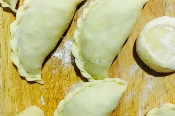 韭菜盒子的做法图解3