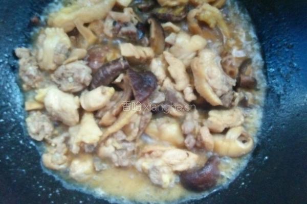 香菇闷鸡肉的做法图解5