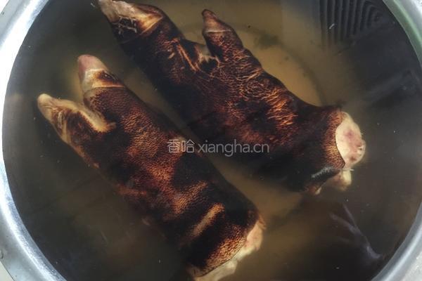 卤猪手的做法图解3