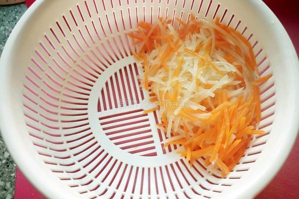 胡萝卜土豆丝饼的做法图解2