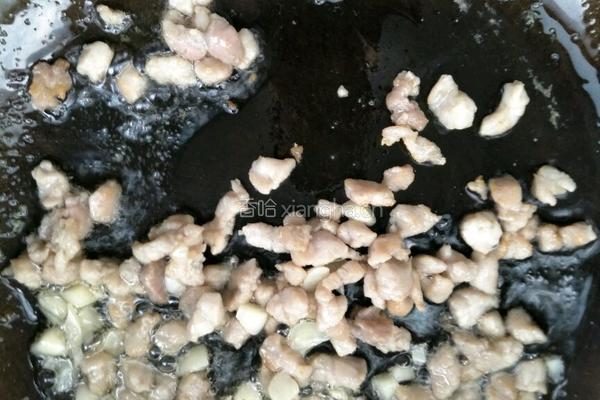 蒜台肉丁炒鸡蛋的做法图解4