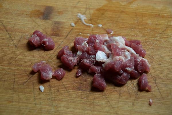 蒜香肉丁粉条的做法图解2