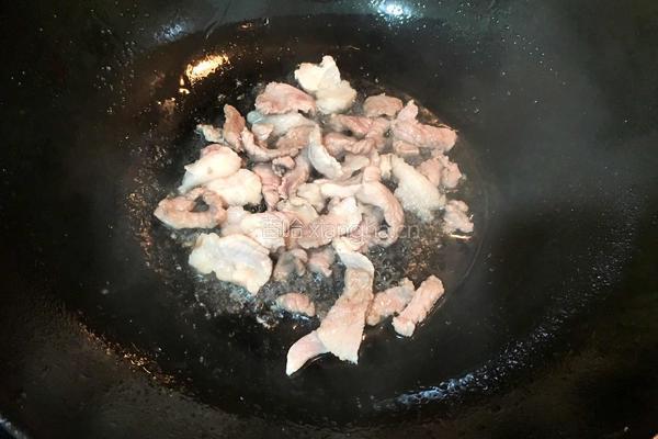 土豆片炒肉的做法图解3