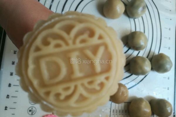 广式蛋黄月饼的做法图解15