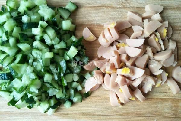 青瓜炒饭的做法图解1