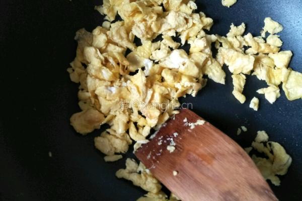 青瓜炒饭的做法图解5