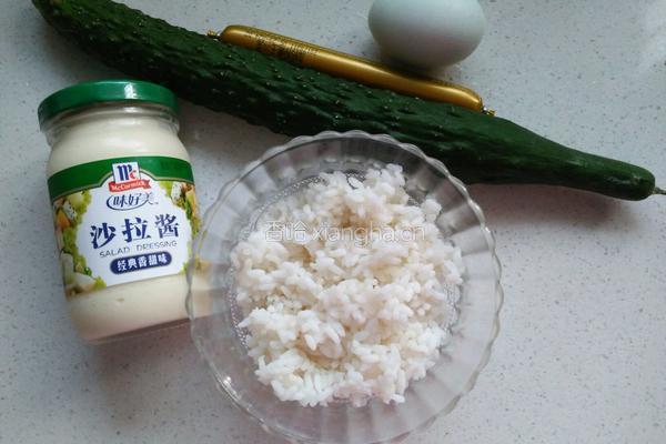 黄瓜寿司卷的做法图解2