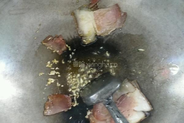 黄瓜炒腊肉的做法图解3