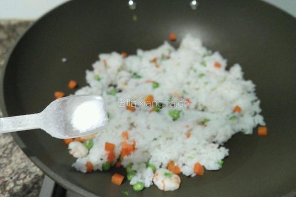 豌豆虾仁炒饭的做法图解8
