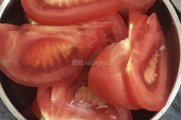 西兰花番茄炒肉的做法图解2