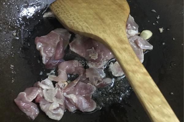 西兰花番茄炒肉的做法图解9